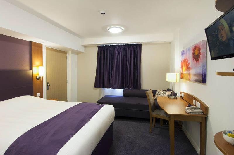 Premier Inn Inverness West Екстер'єр фото